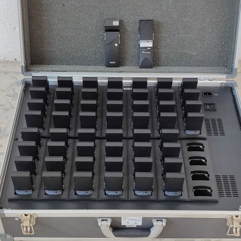 Mala de transporte LBB 4560/00 com 54 Recetores LBB 4540/32 Bosch. Com baterias LBB 4540/32.